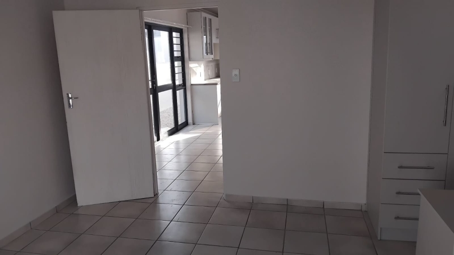 To Let 2 Bedroom Property for Rent in Myburgh Park Western Cape